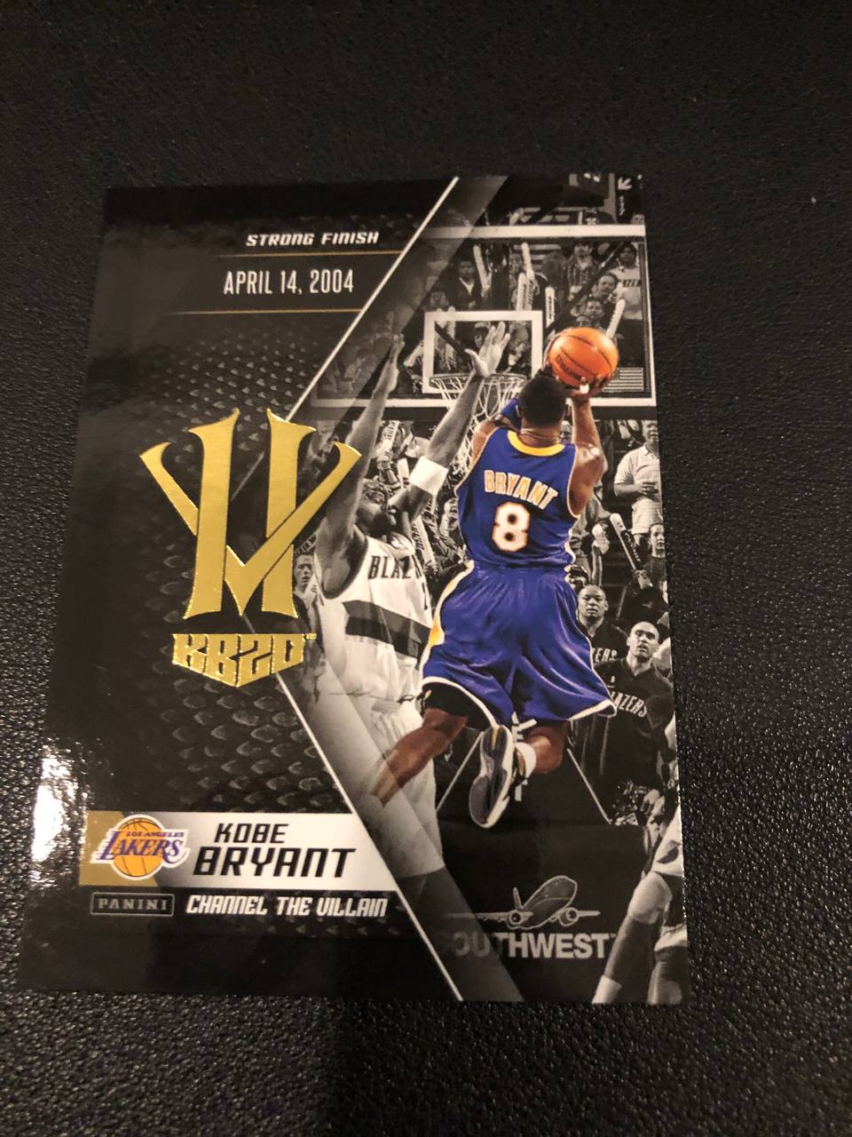 2015-16 Kobe Bryant - Black Strong Finish